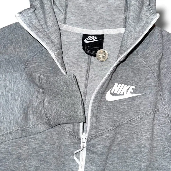 NIKE Tech Fleece Hoodie Women Small Sportswear Full Zip Windrunner 930759 - Picture 1 of 5
